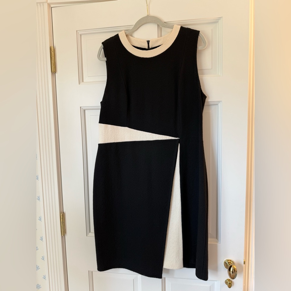 St. John Black Label Black And White Color Block Knit Sleeveless Dress Sz 14